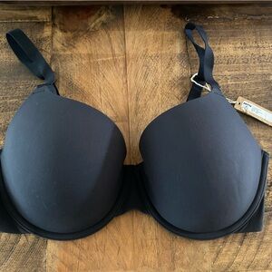 New SKIMS Underwire T-Shirt Bra